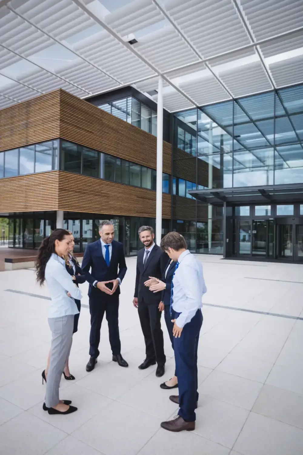 Atlas Corporate Services advisory team meeting with a client in DIFC, Dubai